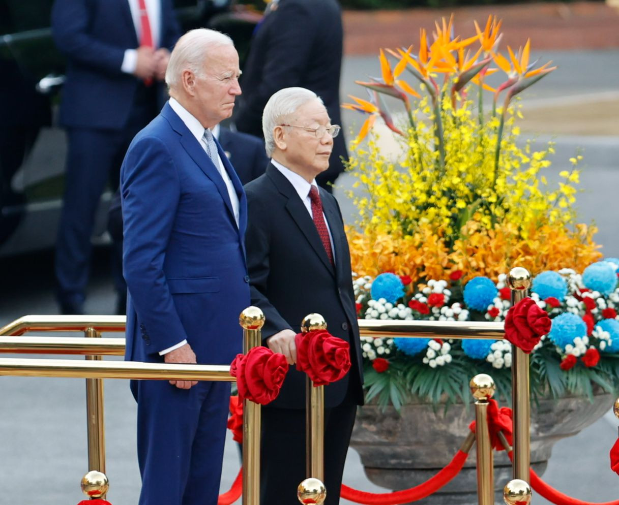 Tổng Bí thư Nguyễn Phú Trọng chủ trì lễ đón Tổng thống Mỹ Joe Biden tại Phủ Chủ tịch, theo nghi lễ cấp Nhà nước. Tổng Bí thư Nguyễn Phú Trọng chủ trì lễ đón Tổng thống Mỹ Joe Biden tại Phủ Chủ tịch, theo nghi lễ cấp Nhà nước.