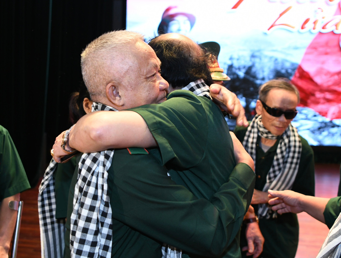 Thắp sáng 'Ánh lửa từ trái tim' ảnh 75