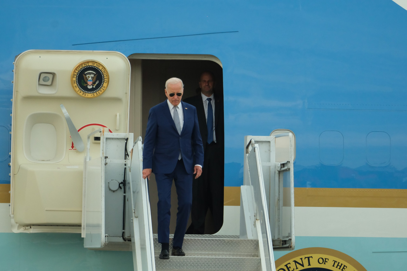 Tổng thống Mỹ Joe Biden bước ra từ chuyên cơ Không lực Một, chiều 10/9. Tổng thống Mỹ Joe Biden bước ra từ chuyên cơ Không lực Một, chiều 10/9.