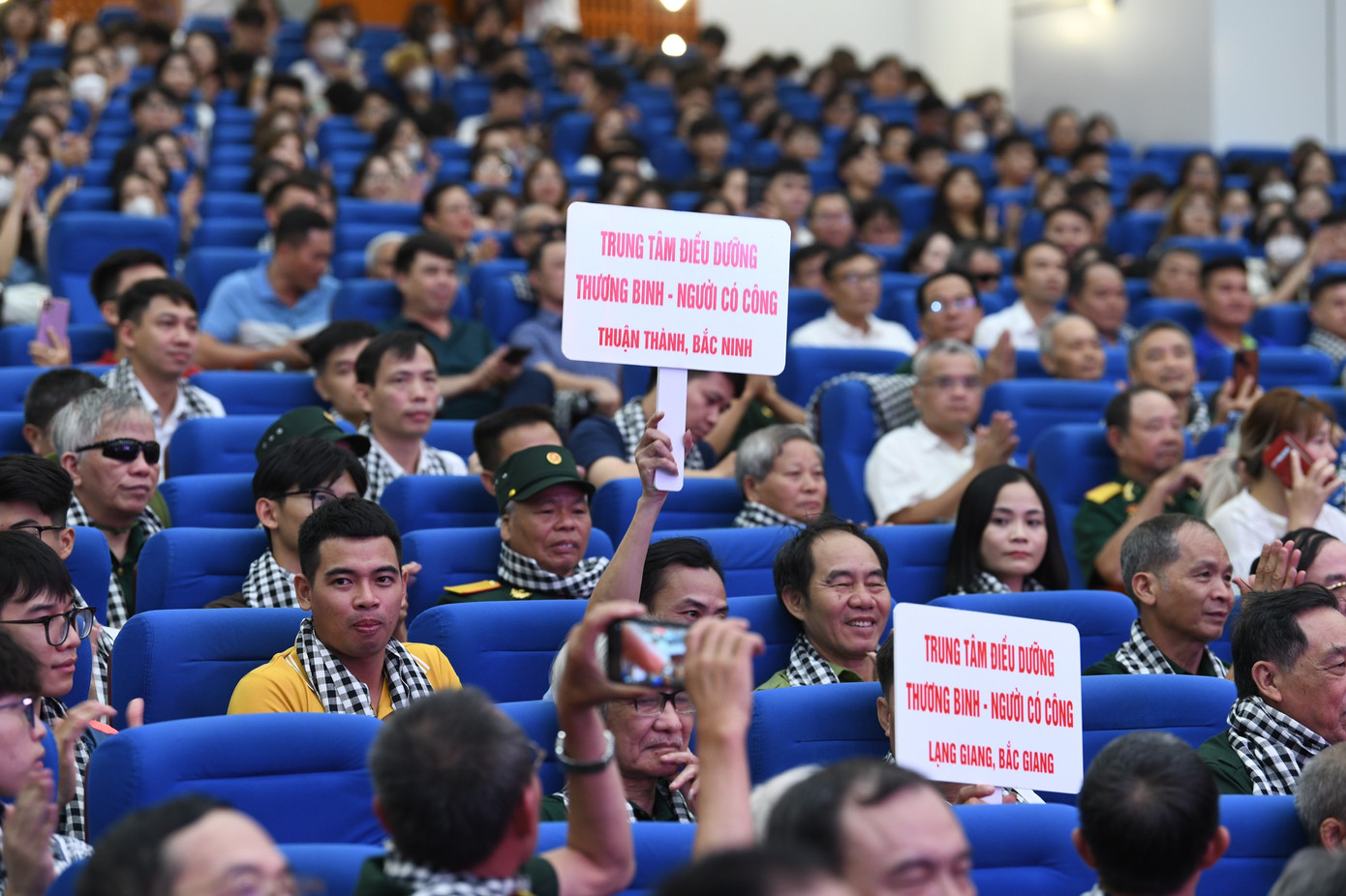 Thắp sáng 'Ánh lửa từ trái tim' ảnh 19