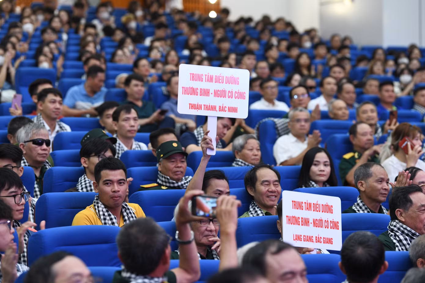 Thắp sáng 'Ánh lửa từ trái tim' ảnh 19
