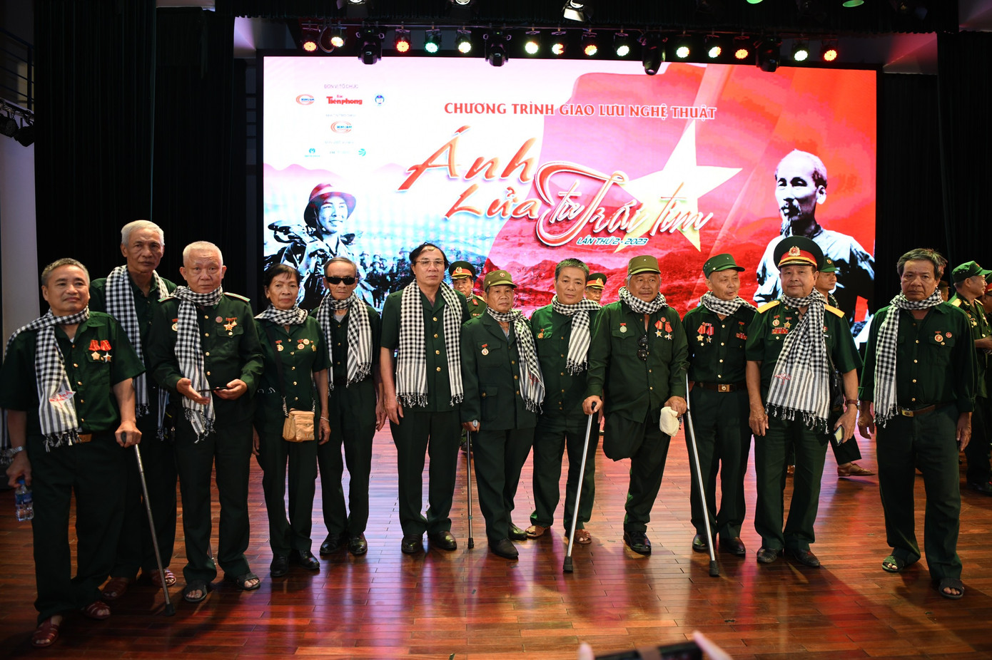 Thắp sáng 'Ánh lửa từ trái tim' ảnh 73