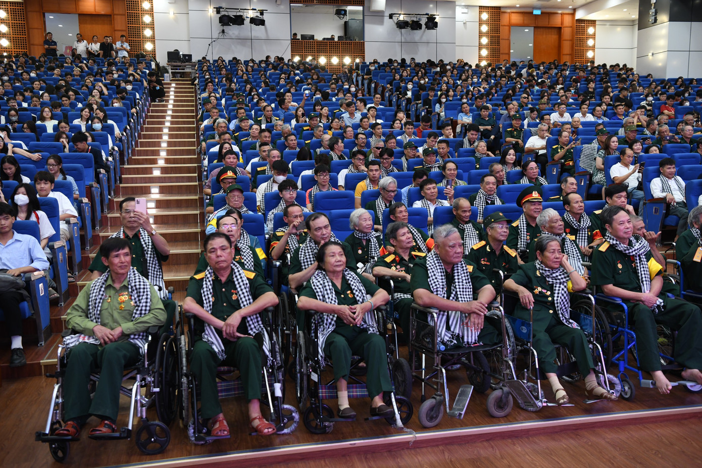 Thắp sáng 'Ánh lửa từ trái tim' ảnh 18