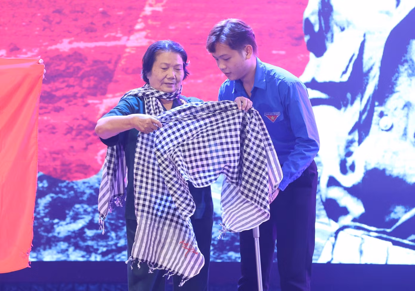 Thắp sáng 'Ánh lửa từ trái tim' ảnh 71