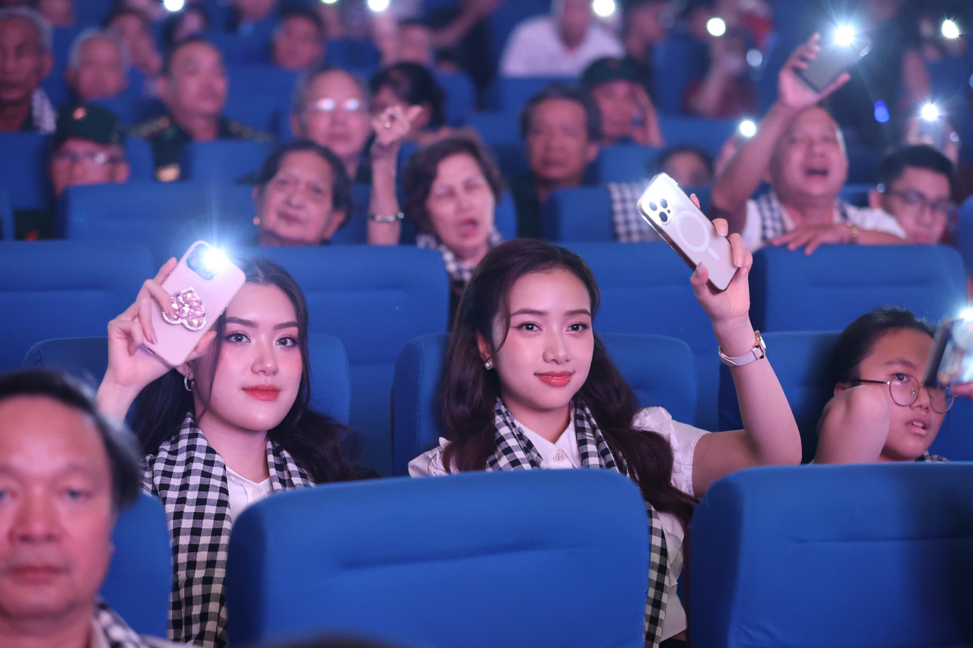 Thắp sáng 'Ánh lửa từ trái tim' ảnh 45