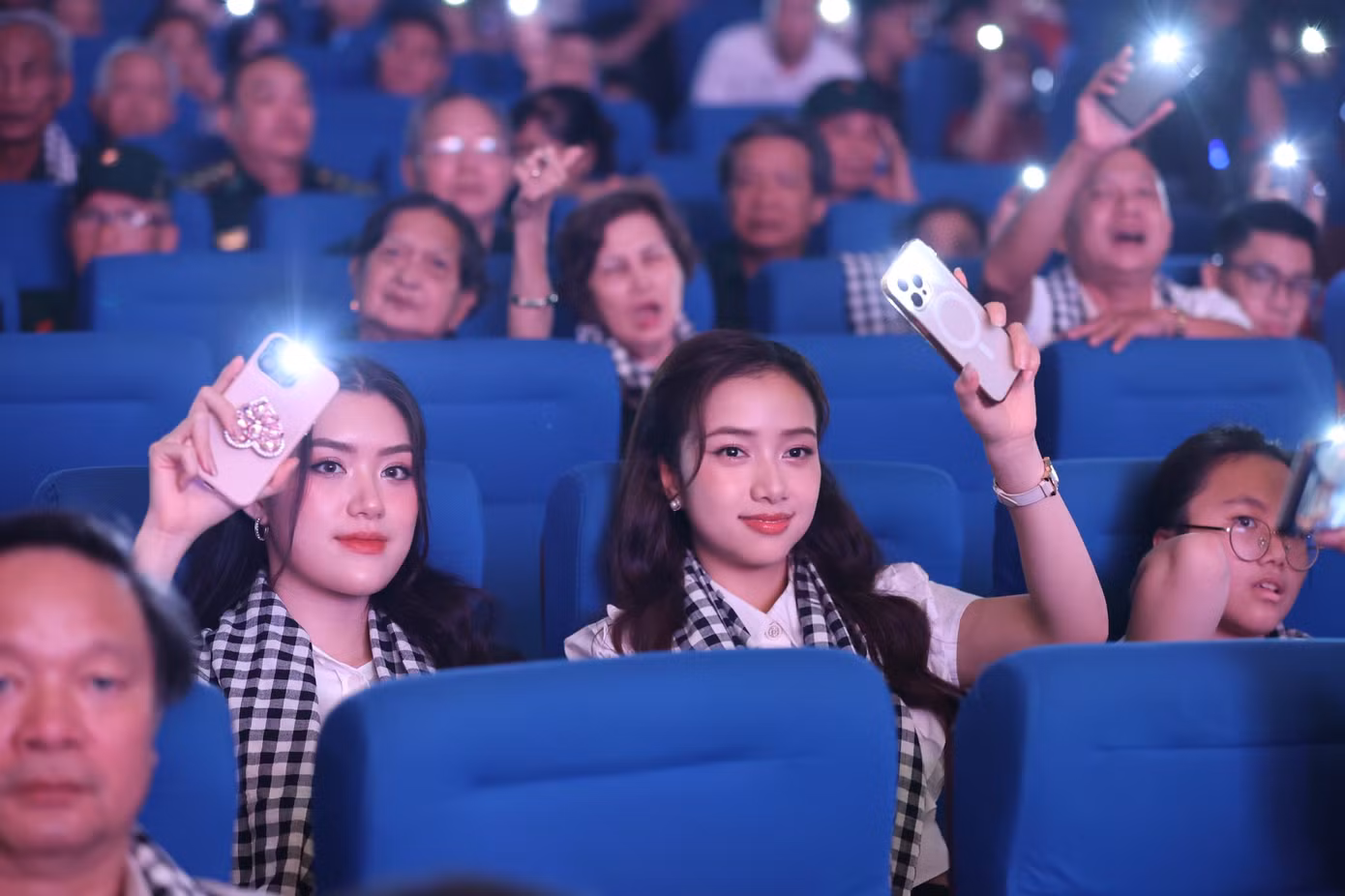 Thắp sáng 'Ánh lửa từ trái tim' ảnh 45