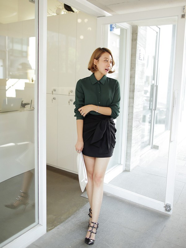 Xanh rêu - Trắng: Xu hướng kết hợp mới cho nàng công sở ảnh 15