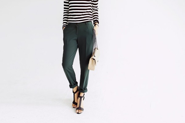 Xanh rêu - Trắng: Xu hướng kết hợp mới cho nàng công sở ảnh 9