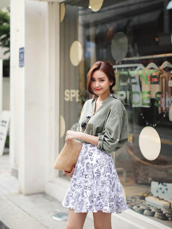 Xanh rêu - Trắng: Xu hướng kết hợp mới cho nàng công sở ảnh 13