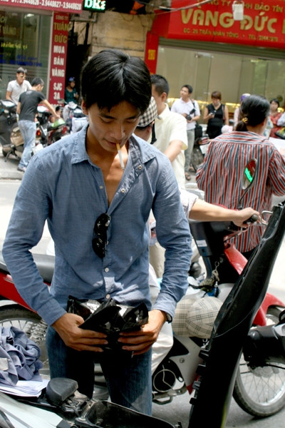 Để vàng vào cốp xe cho chắc ăn