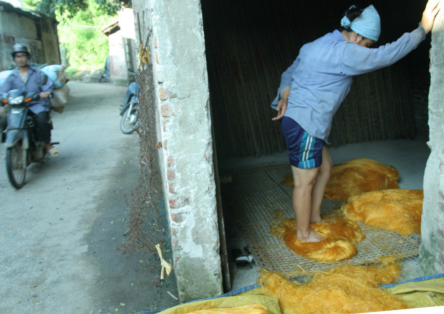 Dùng chân chế biến