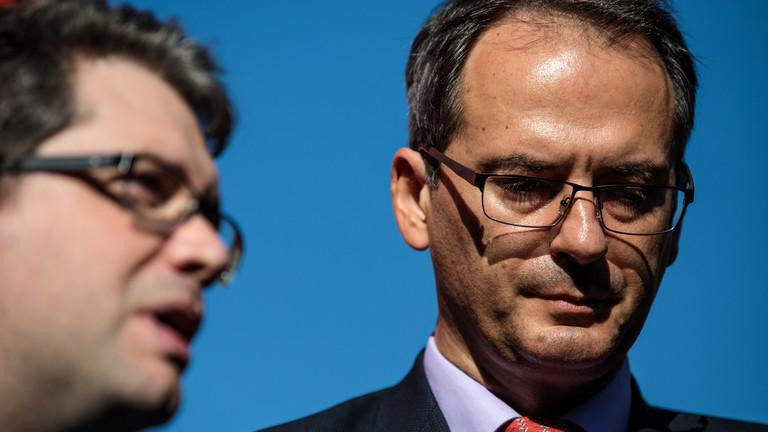 Eliot Higgins và Christo Grozev của nhóm Bellingcat. Ảnh: Getty