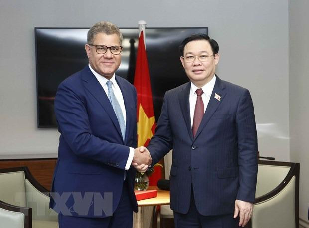 Chủ tịch Quốc hội Vương Đình Huệ tiếp Chủ tịch Hội nghị Liên hợp quốc về Biến đổi khí hậu lần thứ 26 Alok Sharma, Alok Sharma. (Ảnh: Doãn Tấn/TTXVN)