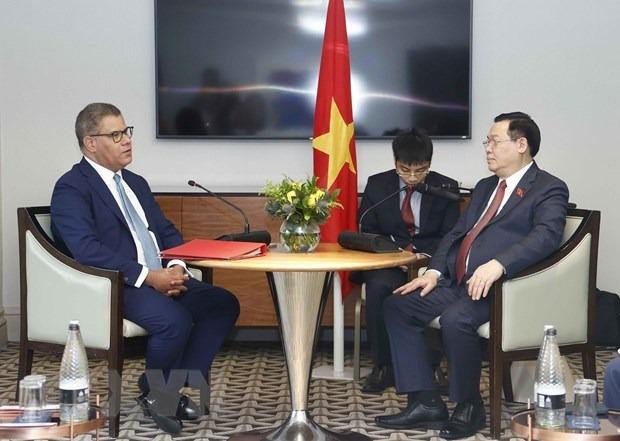 Chủ tịch Quốc hội Vương Đình Huệ tiếp ông Alok Sharma, Alok Sharma. (Ảnh: Doãn Tấn/TTXVN)