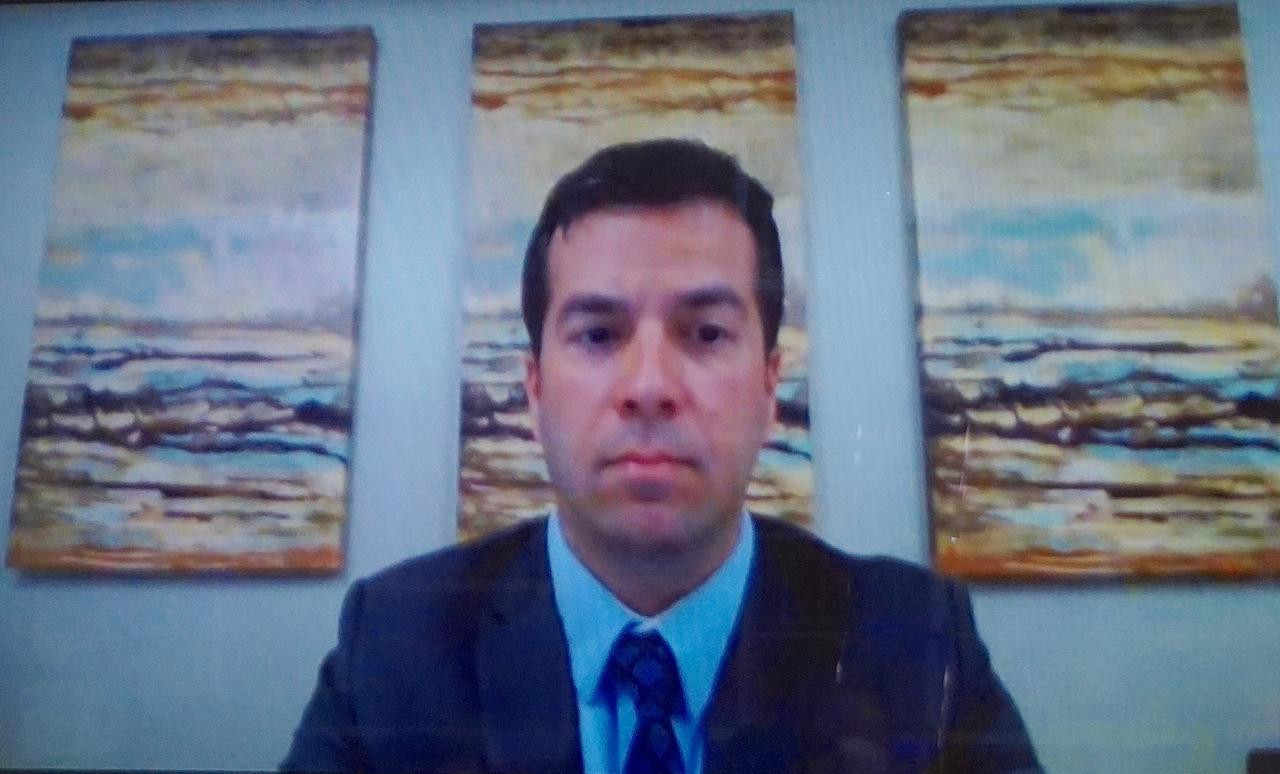 Giám đốc Quốc gia phụ trách văn phòng Việt Nam của Trung tâm Kiểm soát và Phòng ngừa dịch bệnh (CDC) Mỹ - bác sĩ Eric Dziuban. Giám đốc Quốc gia phụ trách văn phòng Việt Nam của Trung tâm Kiểm soát và Phòng ngừa dịch bệnh (CDC) Mỹ - bác sĩ Eric Dziuban.