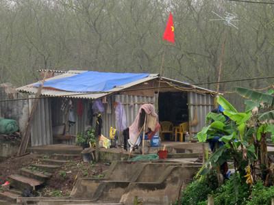 Căn nhà dựng tạm của gia đình ông Vươn