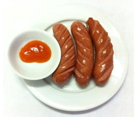 Sự thật đáng sợ những mẹ hay cho con ăn xúc xích nên biết ảnh 1