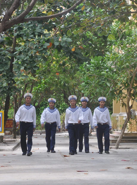 Chiến sỹ trẻ đảo Sơn Ca