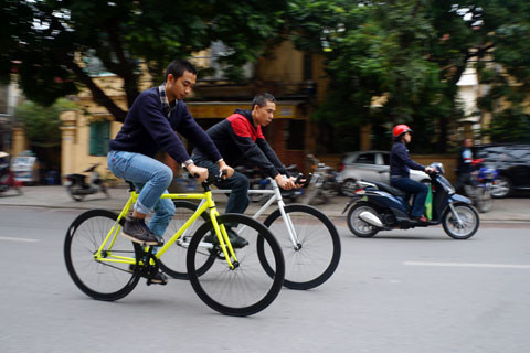 Thong dong dạo phố cũng rất hợp thời