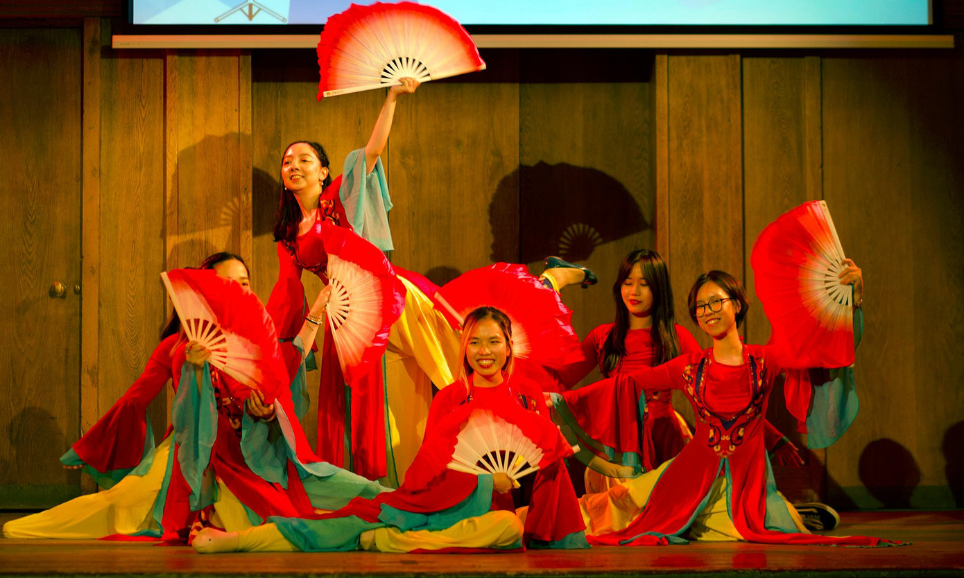 Tiết mục múa dân gian trong đêm nhạc. Ảnh: BTC