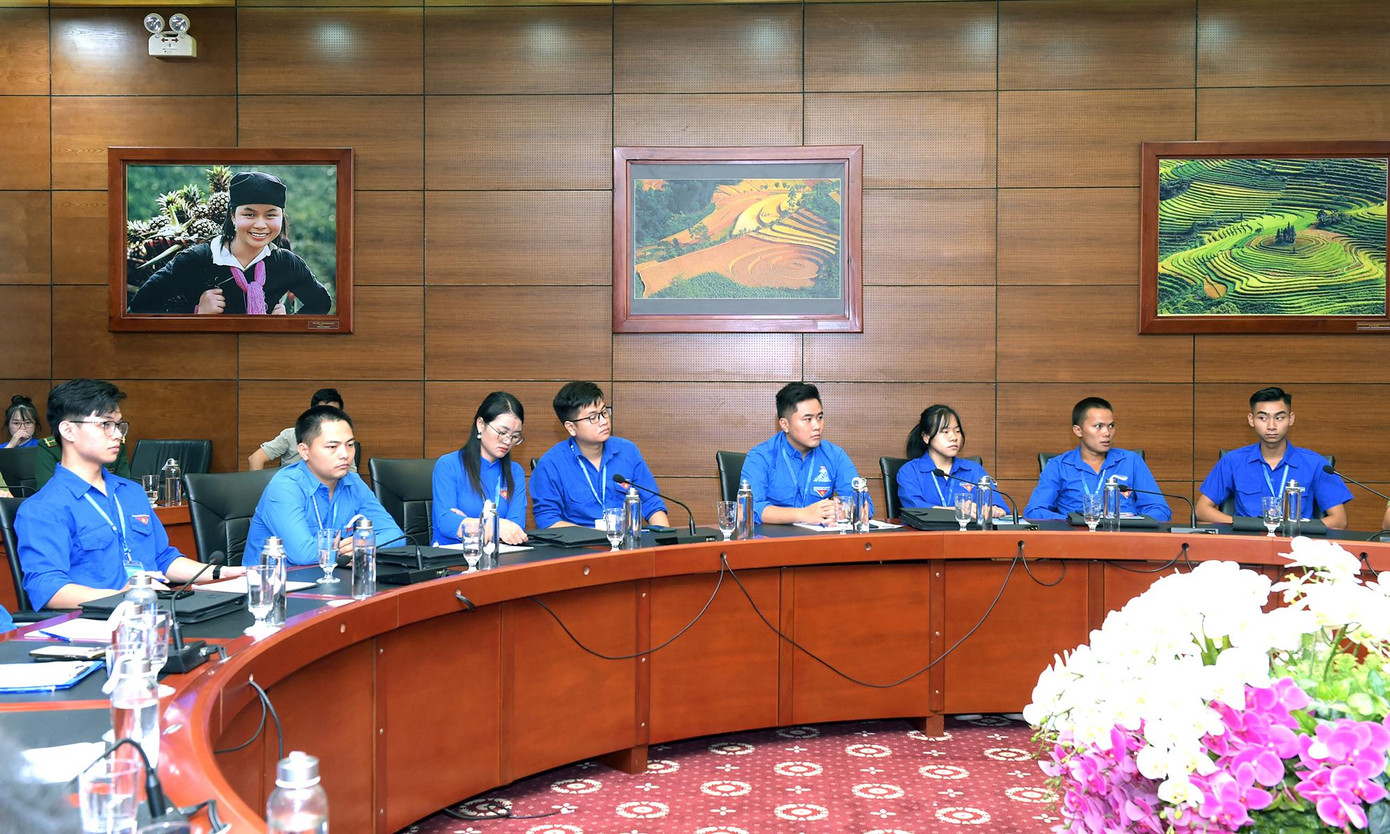 Các đại biểu tham dự diễn đàn Các đại biểu tham dự diễn đàn