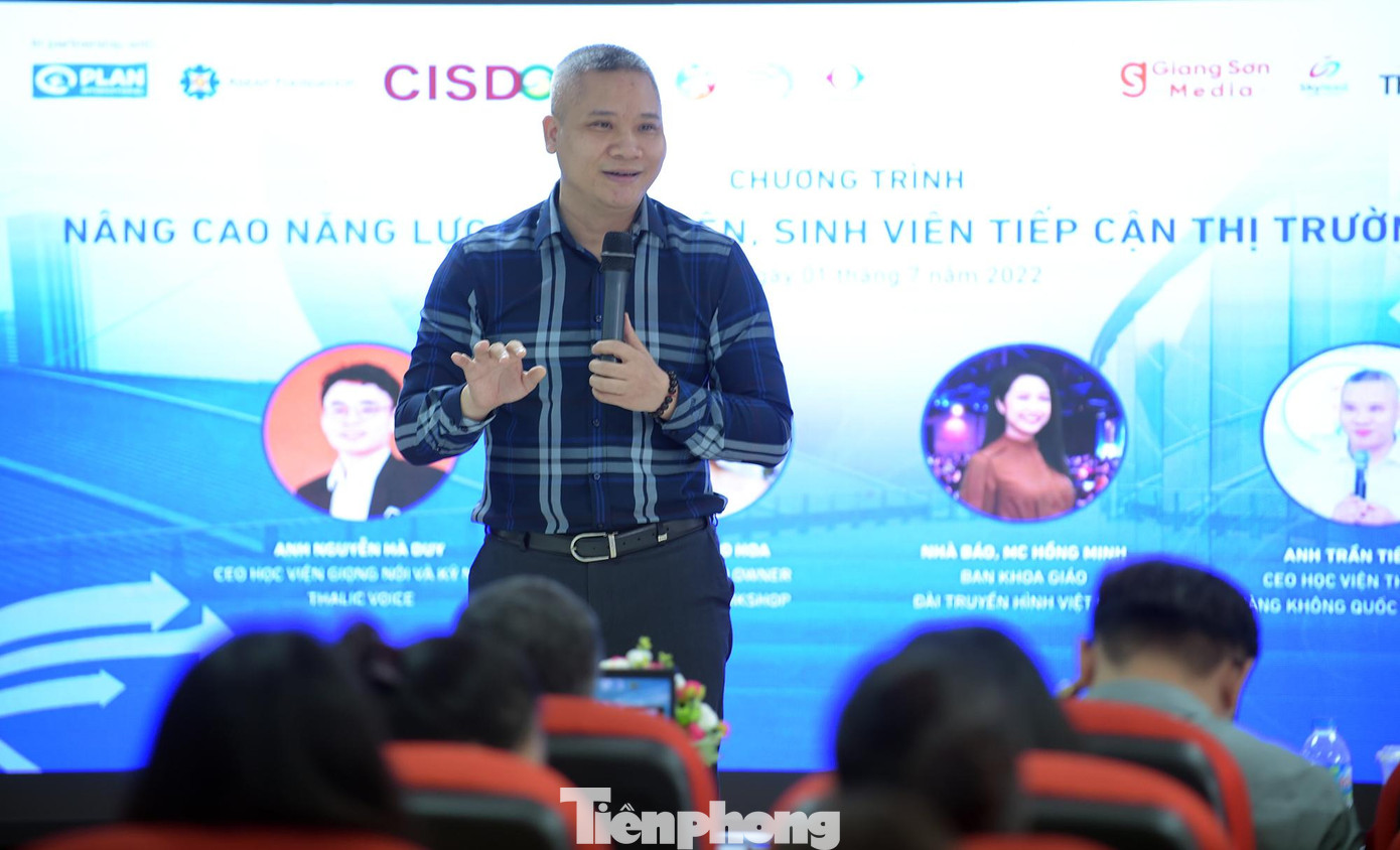 Ông Trần Tiến Đạt chia sẻ tại chương trình. Ảnh: Xuân Tùng Ông Trần Tiến Đạt chia sẻ tại chương trình. Ảnh: Xuân Tùng