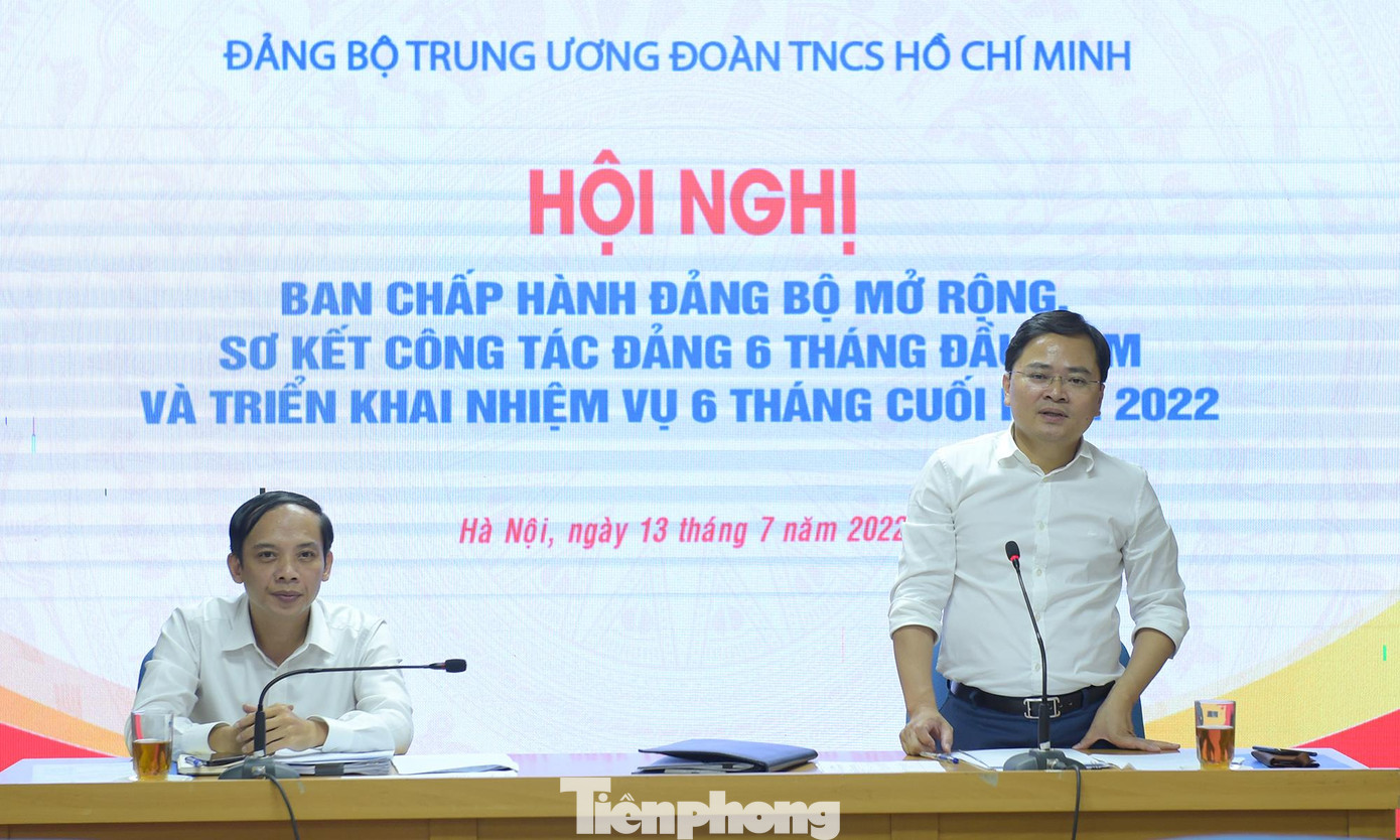 Anh Nguyễn Anh Tuấn phát biểu tại hội nghị. Ảnh: Xuân Tùng