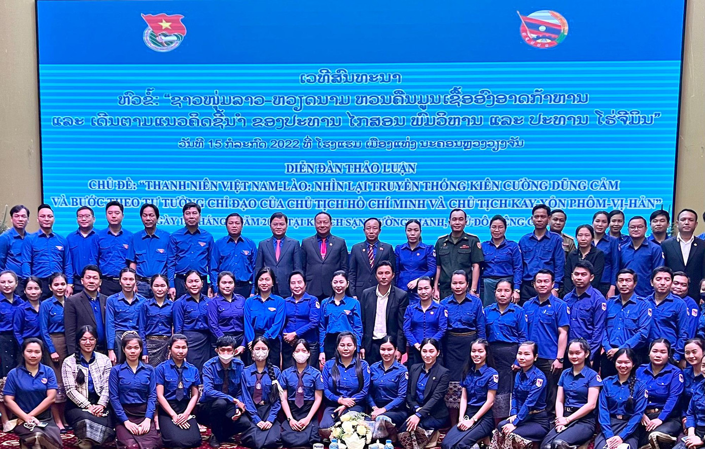 Các đại biểu và thanh niên hai nước tại Diễn đàn thảo luận.