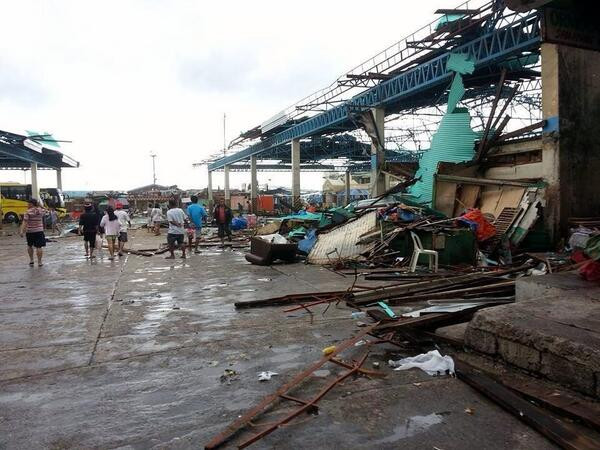 Tại bến xe bus của thành phố Ormoc, Philipiines