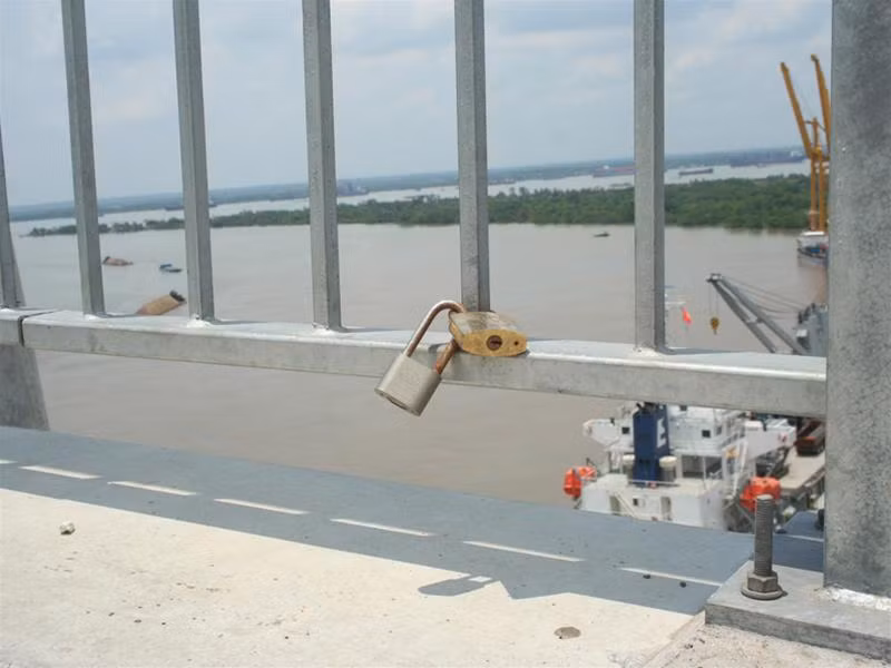 Tình yêu cần có đôi