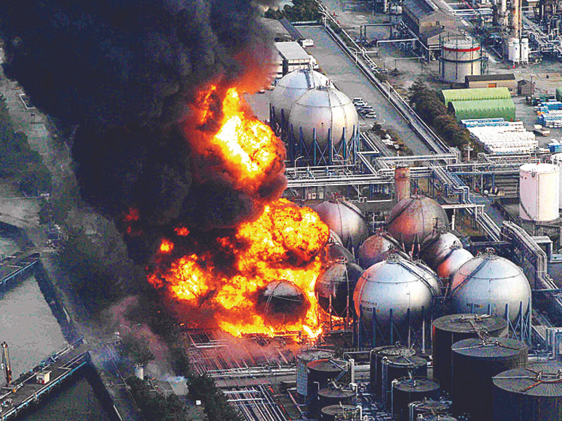 Nhà máy lọc dầu ở TP Ichihara bùng cháy 