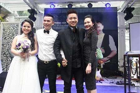 Tuấn Hưng ăn hỏi bạn gái đúng ngày ‘Cá tháng tư’ ảnh 6