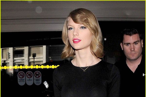 Muôn kiểu tóc đẹp như Taylor Swift ảnh 18