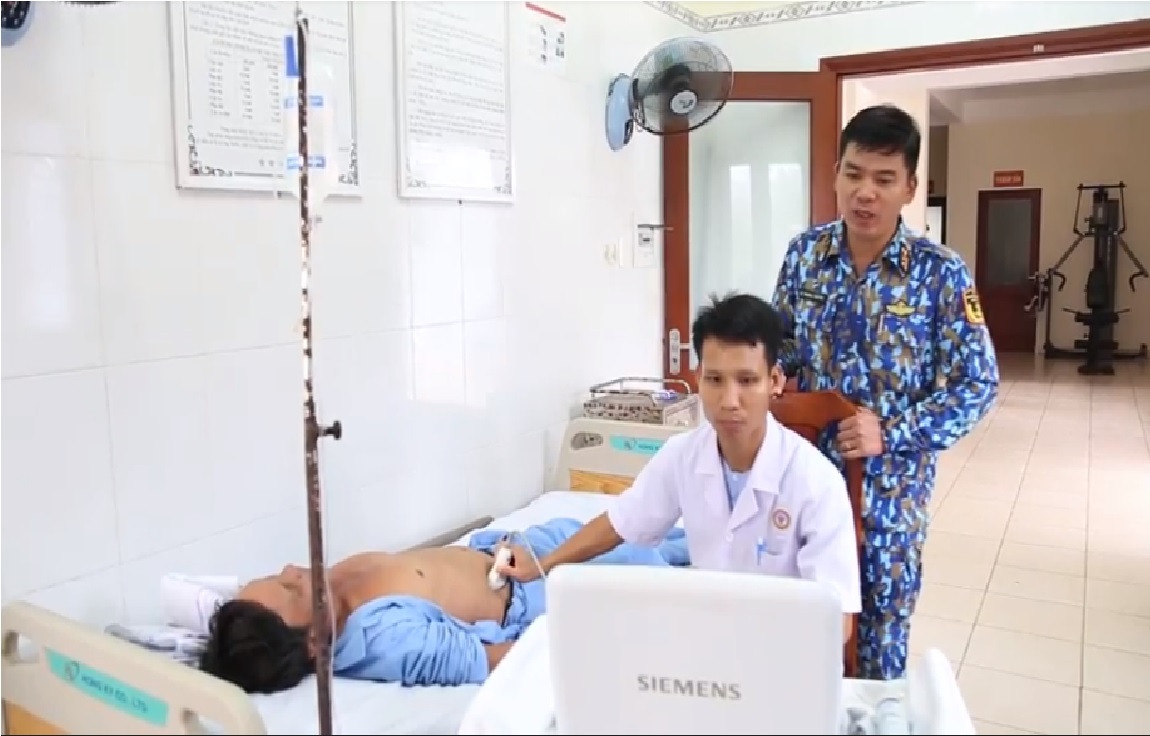Trung tâm Y tế Trường Sa cấp cứu ngư dân viêm ruột thừa cấp ảnh 1