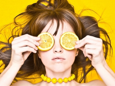 Cuối năm, hầu hết các trung tâm, cửa hàng làm đẹp đều phải tăng giá, vì mọi nguyên liệu và chi phí đều đắt đỏ cả, chưa kể phải lựa chọn những loại sản phẩm tốt để mang đến sự hài lòng cho khách hàng - Ảnh minh họa. Nguồn: Internet. 