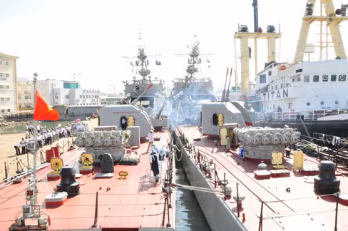 Các tàu chiến săn ngầm có tuổi đời hơn nửa thế kỷ của Hải quân Việt Nam vẫn tiếp tục phát huy sức mạnh trên biển