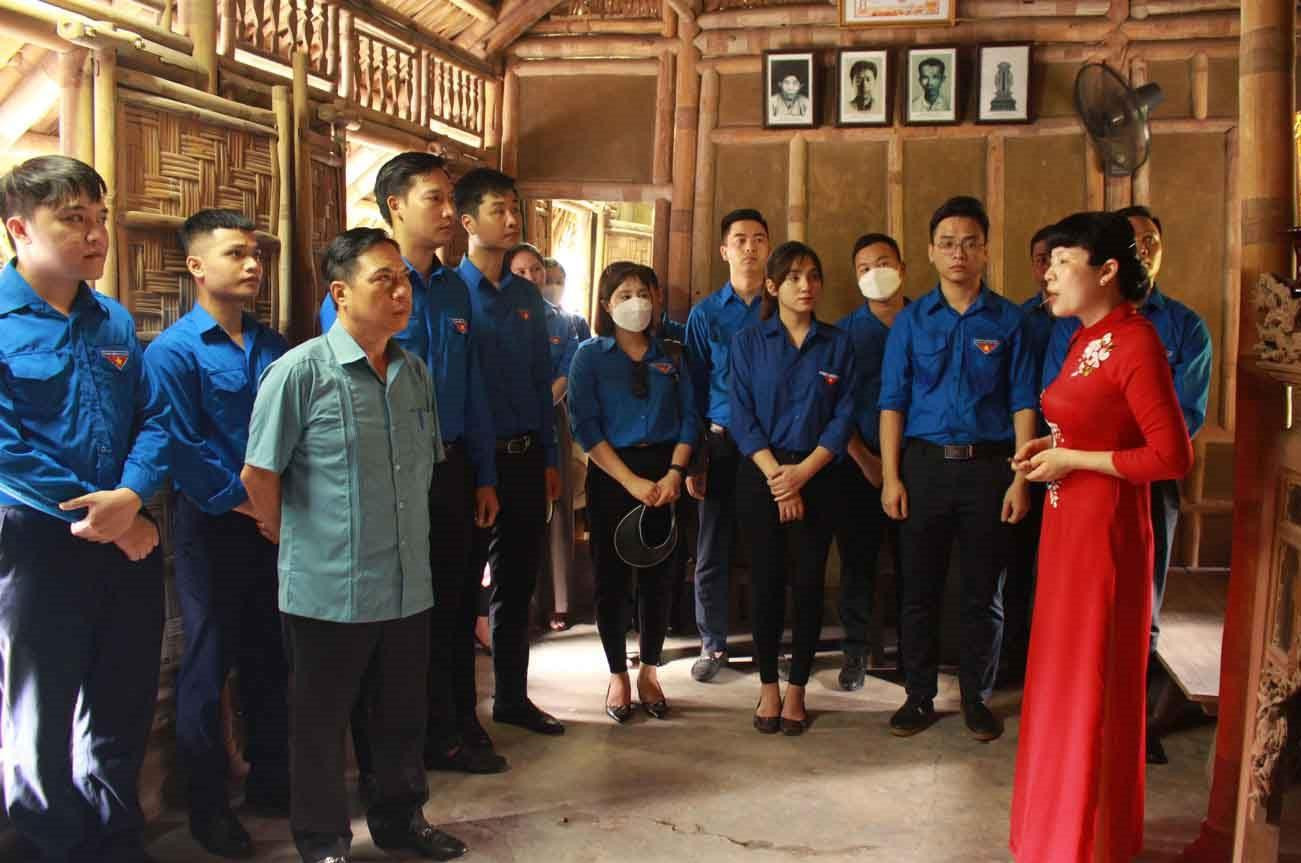 Đoàn viên Thanh niên tỉnh Bắc Ninh đến dâng hương, thăm quan, học tập tại Khu lưu niệm Tổng Bí thư Nguyễn Văn Cừ