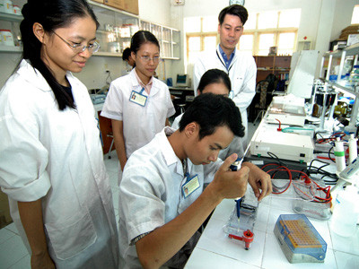 Trong những người trẻ say sưa nghiên cứu, học tập này, ai sẽ thành nhân tài?