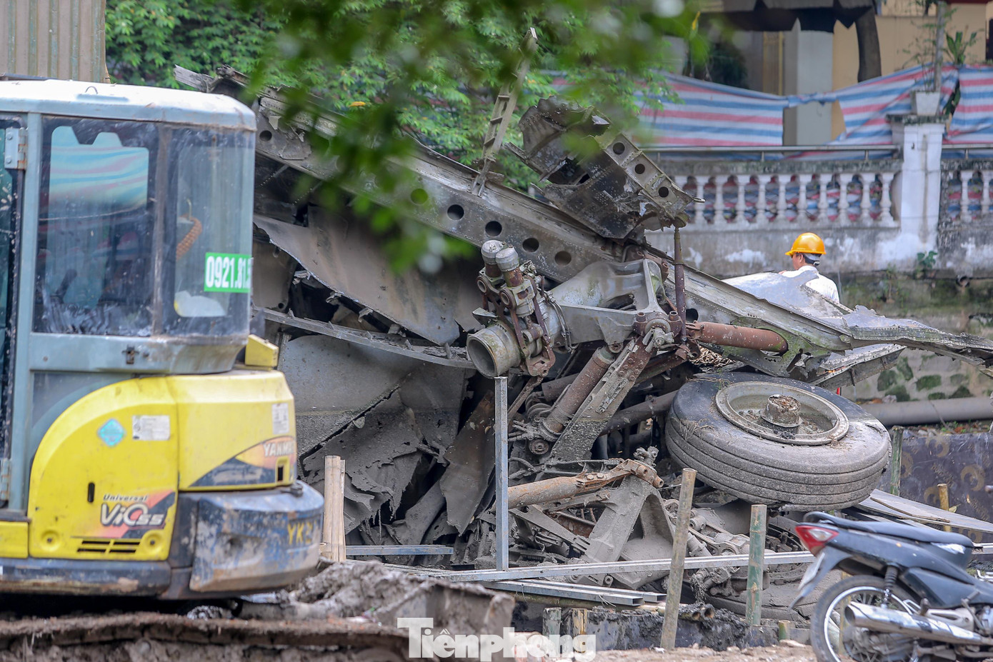 Một số chi tiết trên xác máy bay B52. Một số chi tiết trên xác máy bay B52.