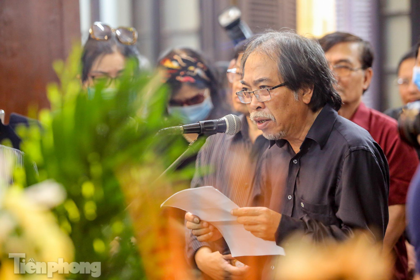 Nhà văn Nguyễn Quang Thiều, Chủ tịch Hội Nhà văn Việt Nam cũng là Trưởng ban tổ chức tang lễ đọc lời cuối cùng.