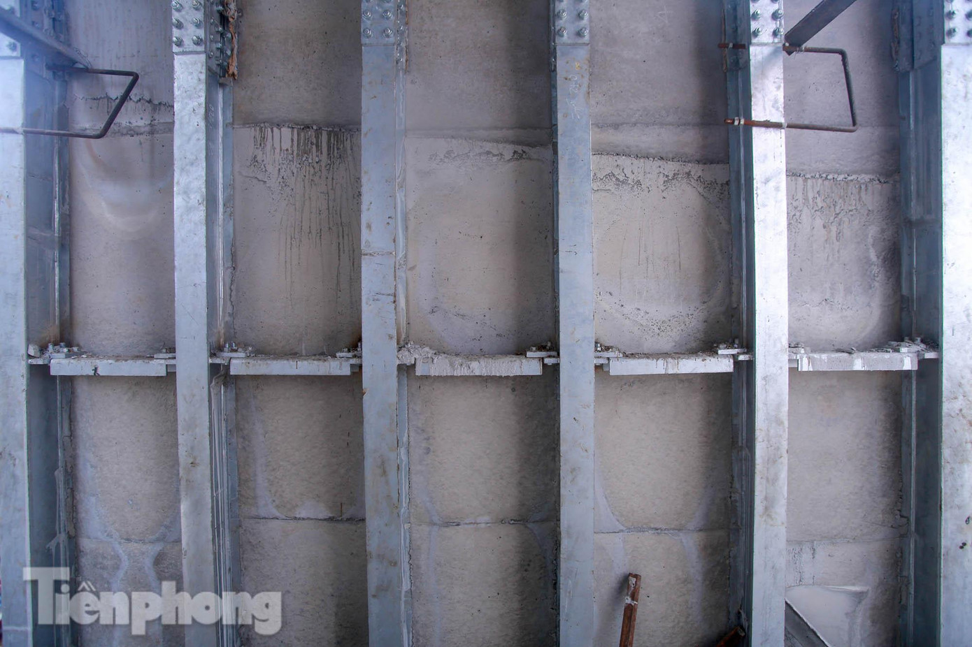 Quá trình thi công có khoảng 10 thợ.