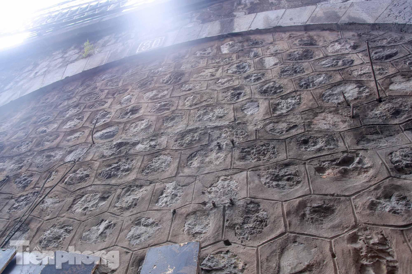 Hiện trạng của vòm cầu trước khi đục thông.