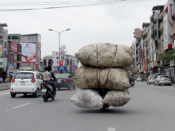 Mô tô thồ như... xe tải ảnh 1