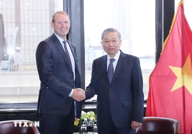 Tổng Bí thư, Chủ tịch nước Tô Lâm tiếp ông Nate Franklin, Chủ tịch kiêm Giám đốc điều hành Tập đoàn Pacifico Energy. (Ảnh: Lâm Khánh/TTXVN) Tổng Bí thư, Chủ tịch nước Tô Lâm tiếp ông Nate Franklin, Chủ tịch kiêm Giám đốc điều hành Tập đoàn Pacifico Energy. (Ảnh: Lâm Khánh/TTXVN)