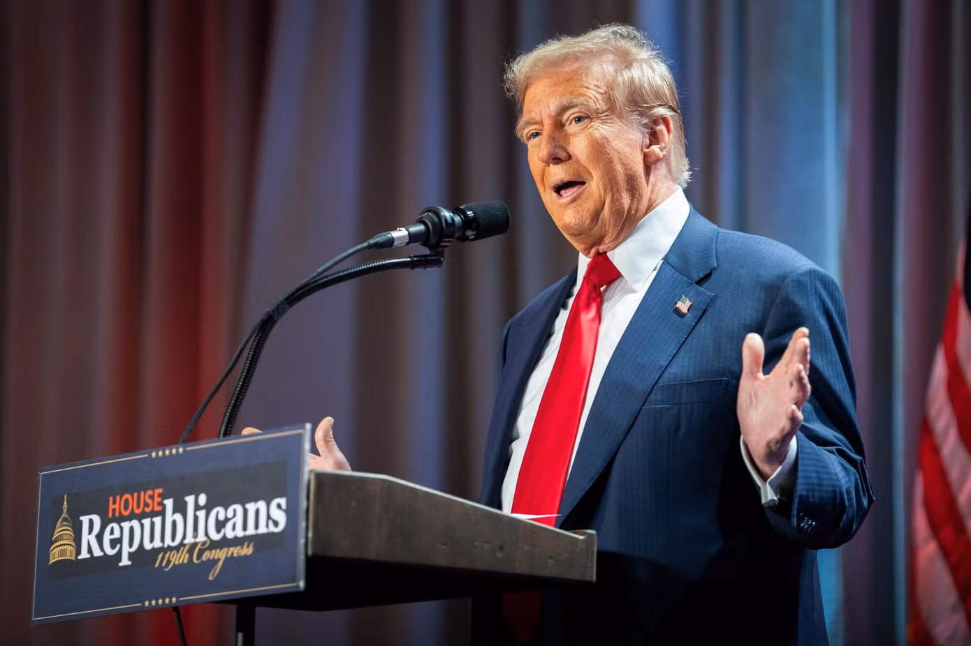 Zegler chỉ trích những người bỏ phiếu cho ông Trump. Ảnh: SplashNews.com. Zegler chỉ trích những người bỏ phiếu cho ông Trump. Ảnh: SplashNews.com.