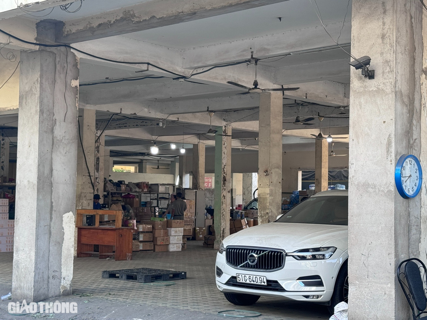 Hiện tại, hoạt động giao nhận hàng hóa vẫn diễn ra bình thường.