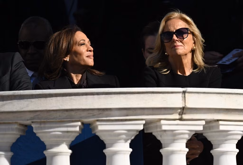 Nhiều nhà bình luận nổi tiếng đều đồng ý bà Jill Biden lạnh nhạt Phó Tổng thống Mỹ. Ảnh: Getty Images.