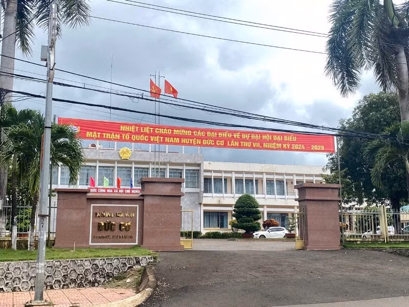 Trụ sở UBND huyện Đức Cơ.