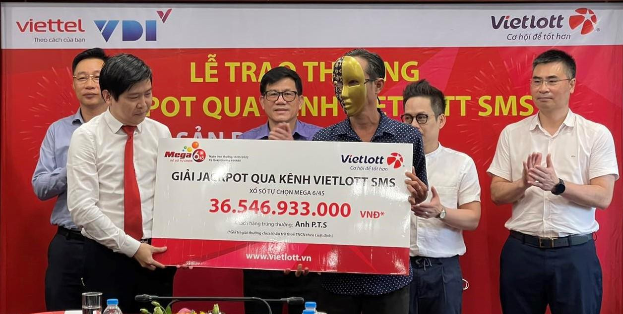 Trao giải Jackpot cho anh P.T.S.