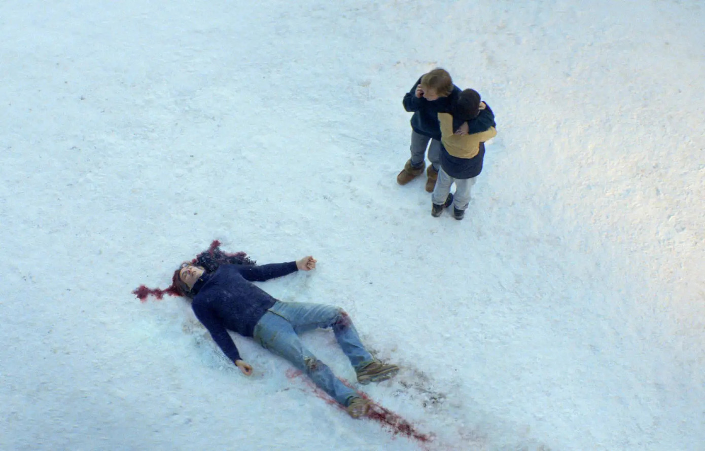 Cái chết của Samuel được dùng làm poster phim.